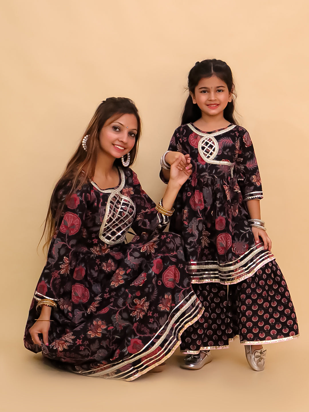Twinning Combo-Kaali Katha Womens Kurta Set with Girls Anarkali Sharara Set