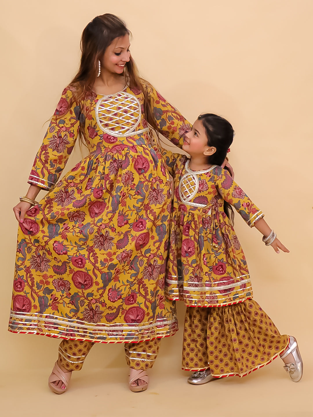 Twinning Combo-Peele Phool Womens Kurta Set with Girls Anarkali Sharara Set