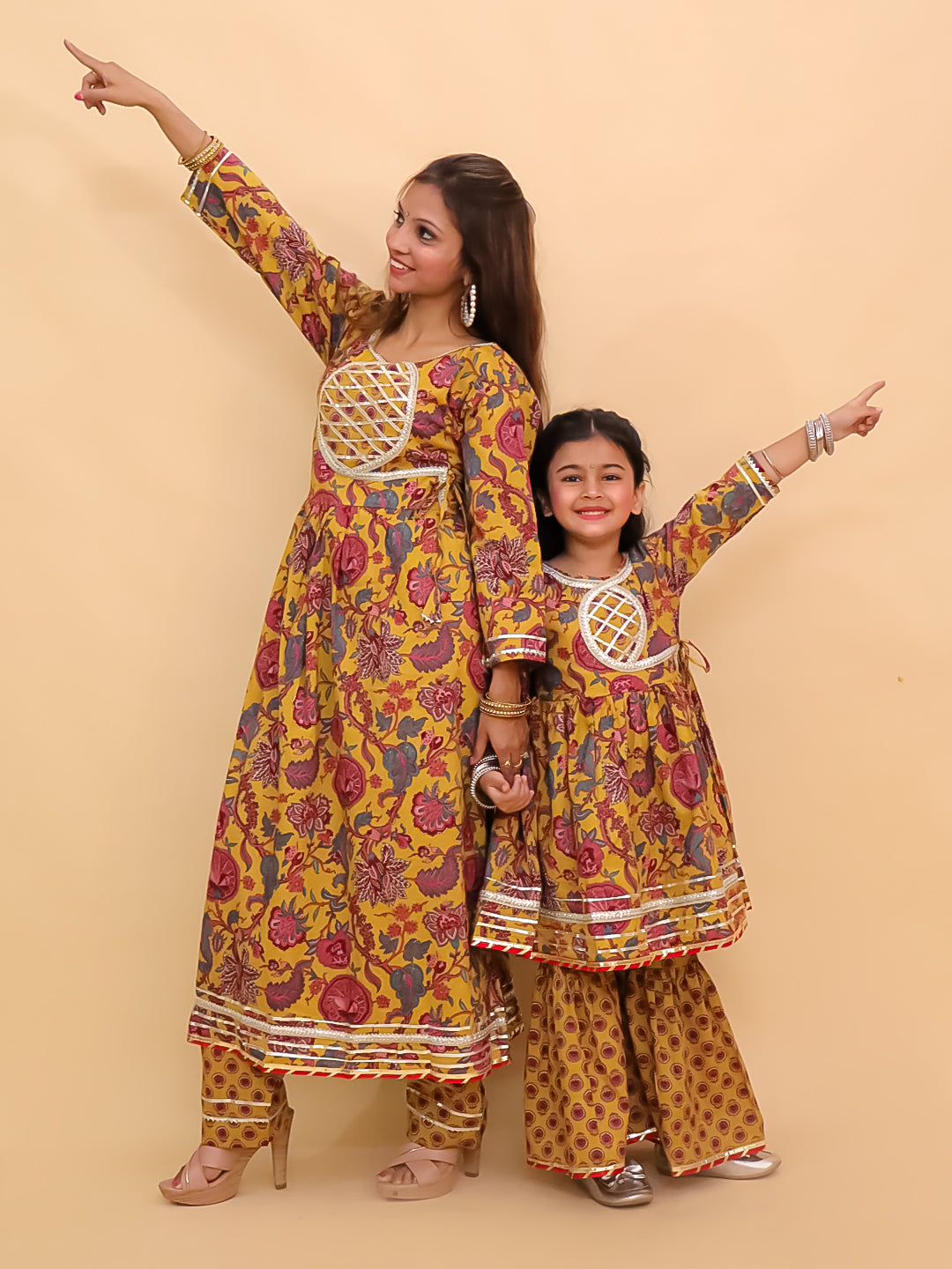 Twinning Combo-Peele Phool Womens Kurta Set with Girls Anarkali Sharara Set