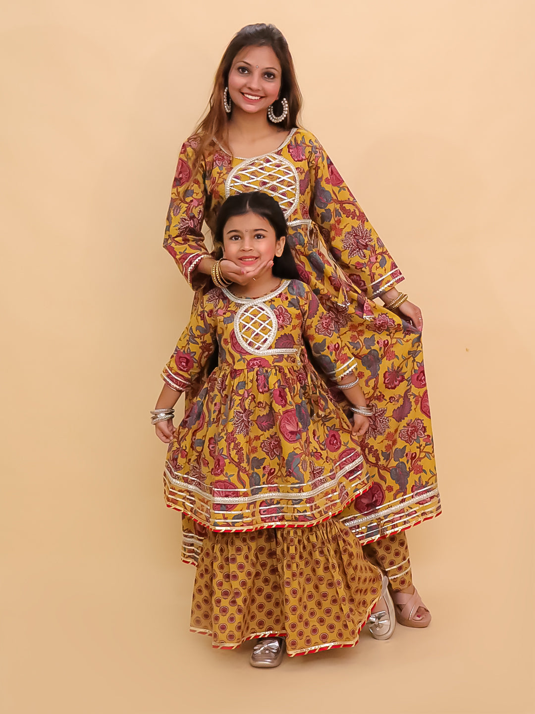 Twinning Combo-Peele Phool Womens Kurta Set with Girls Anarkali Sharara Set