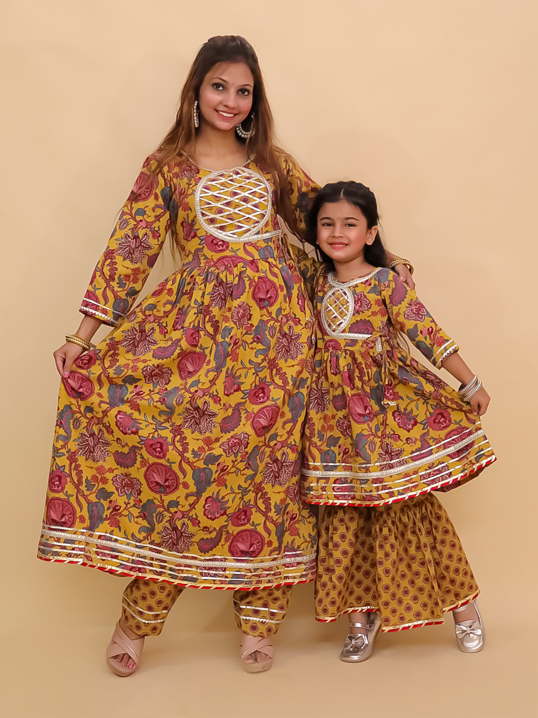 Twinning Combo-Peele Phool Womens Kurta Set with Girls Anarkali Sharara Set