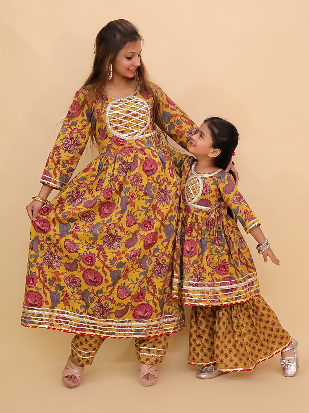 Twinning Combo-Peele Phool Womens Kurta Set with Girls Anarkali Sharara Set