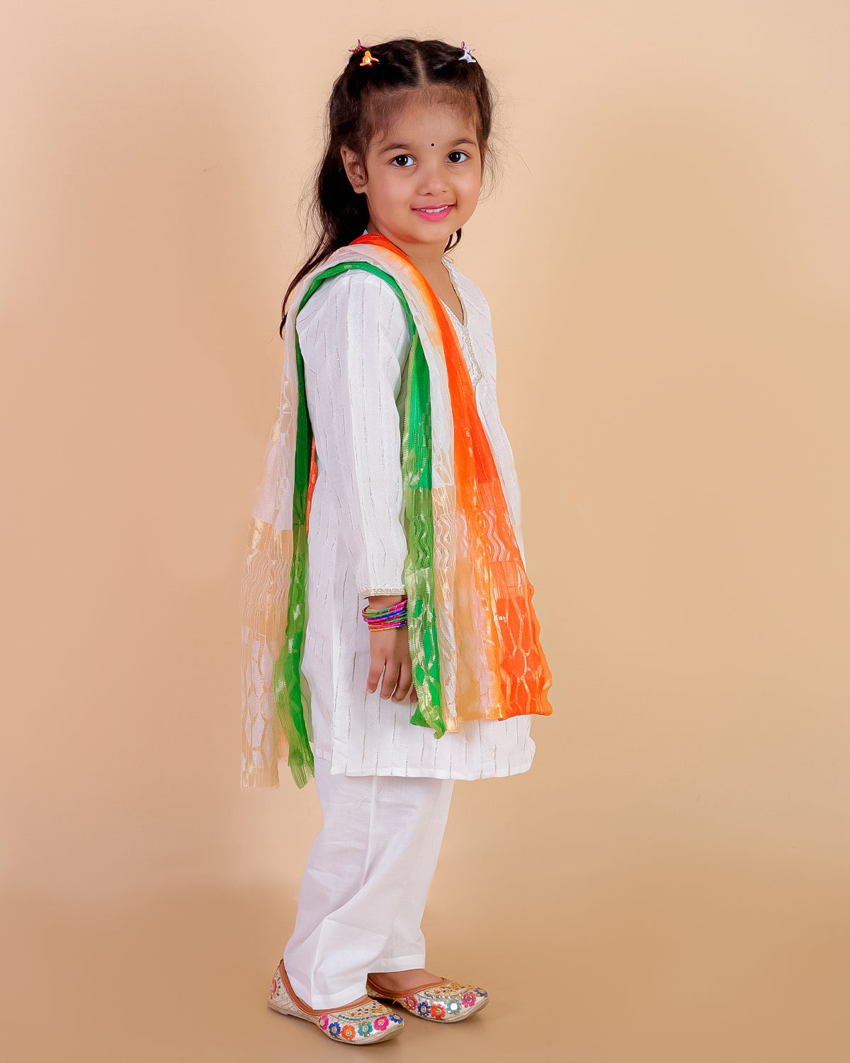 White Lotus Girls Kurta Pajama Set