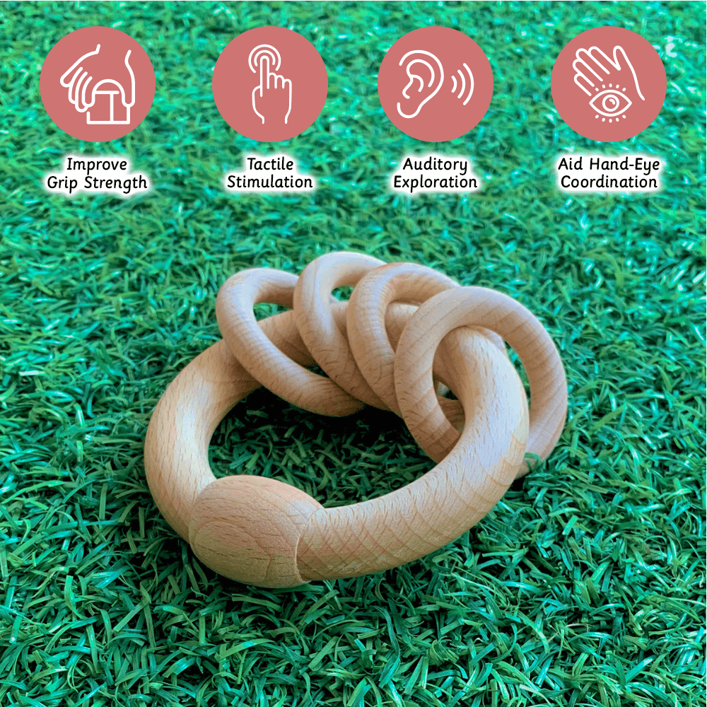 Objects Rattling Ariro Toys Wooden rattle-Circular natural | Available On The Mom Store