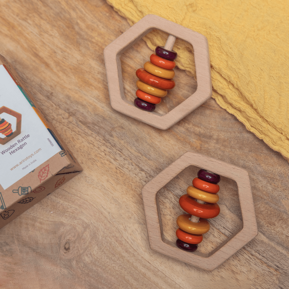 Ariro Toys Wooden rattle - Hexagon - ARR020