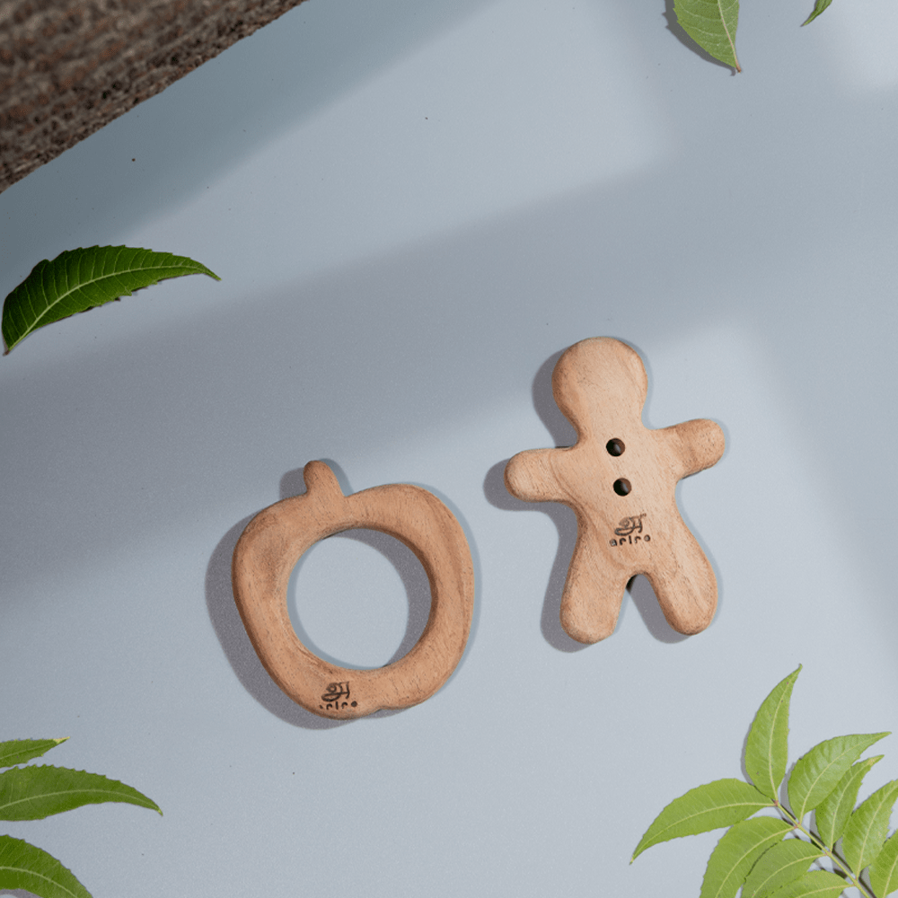 Ariro Toys Wooden Teethers - Apple and Gingerbread Man - ARTS009