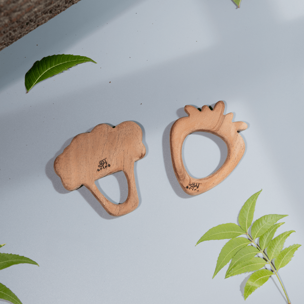 Ariro Toys Wooden Teethers - Strawberry & Broccoli - ARTS004