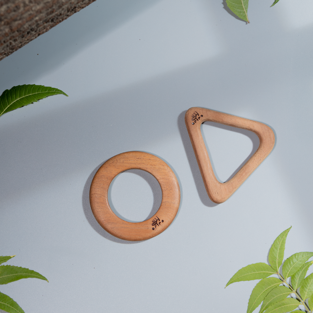 Ariro Toys Wooden Teethers-Circle & Triangle