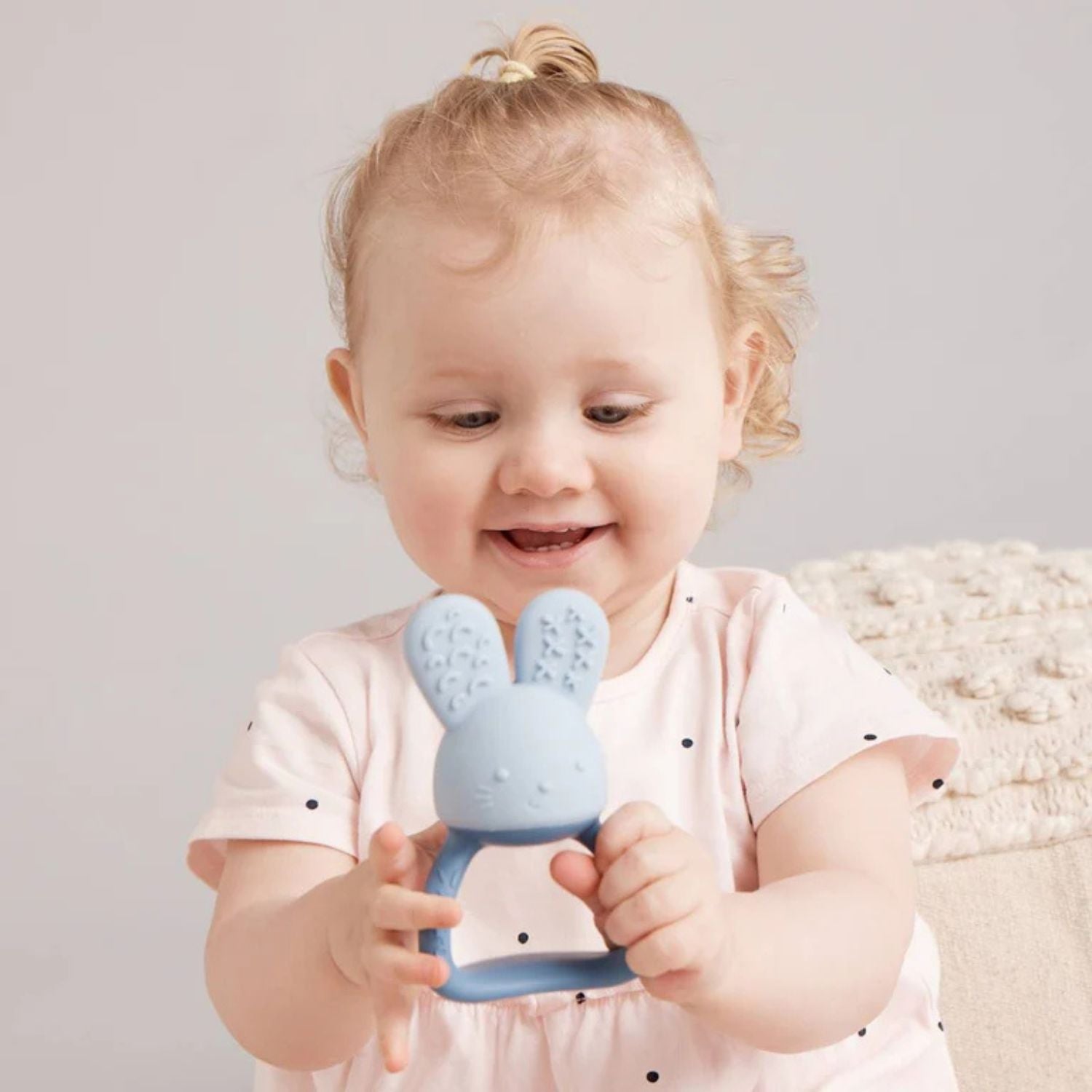 b.box Chill + Fill Bunny Teether Lullaby Blue - 100408