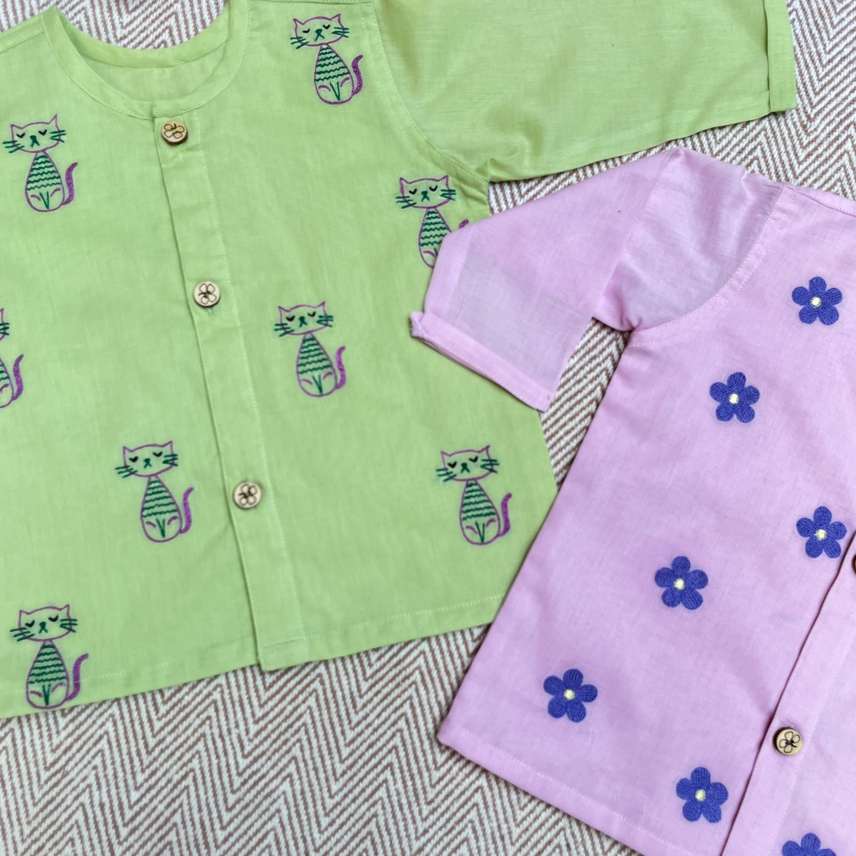 Bhaakur Organic Cotton Full Sleeves Jhabla Pack of two - Daisy and Cat - SET - LG - DAI - CAT - 0 - 3 Months
