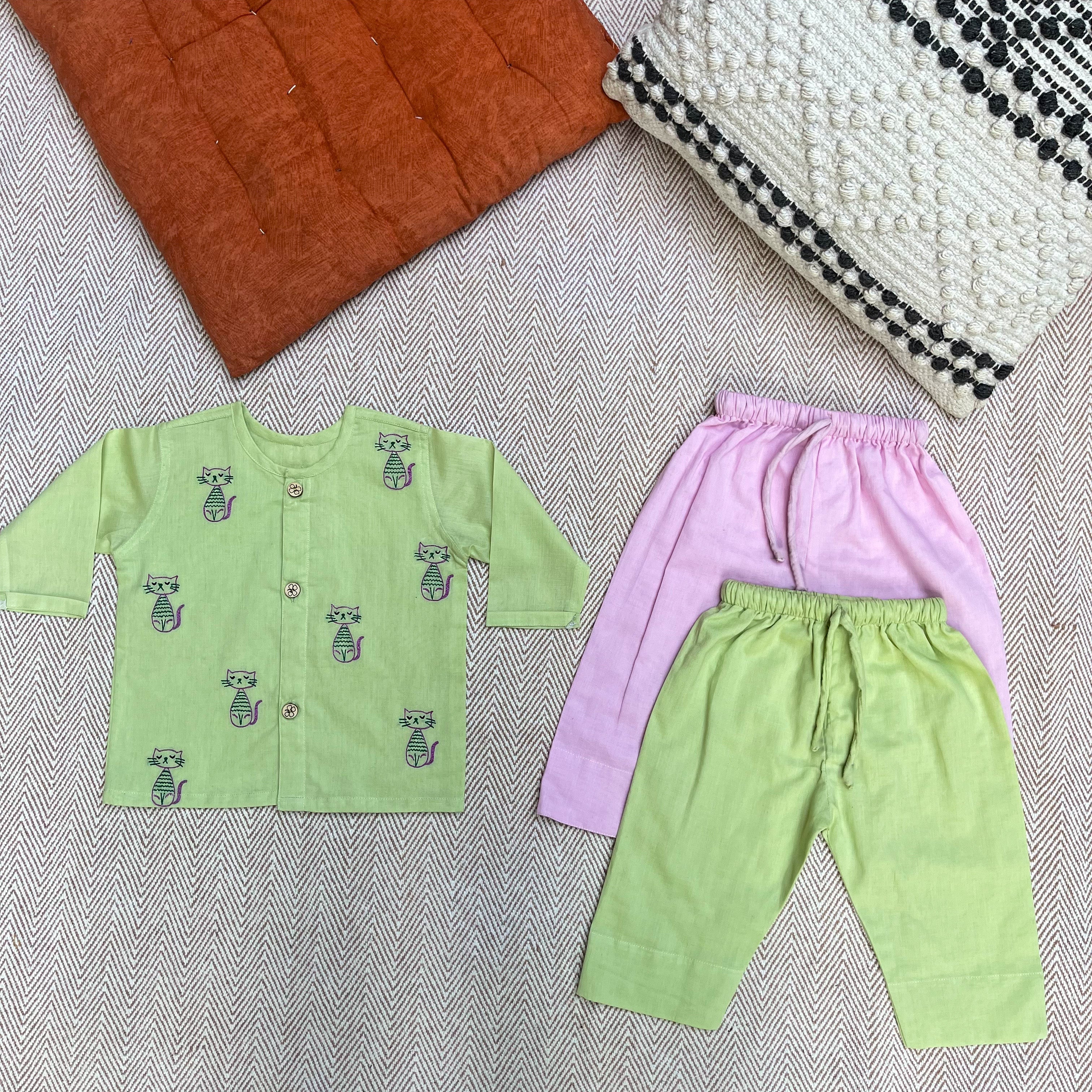 Bhaakur Organic Cotton Full Sleeves Jhabla with Two Pyjamas - Cats - JHAB - G - TW - PYJA - 0 - 3M