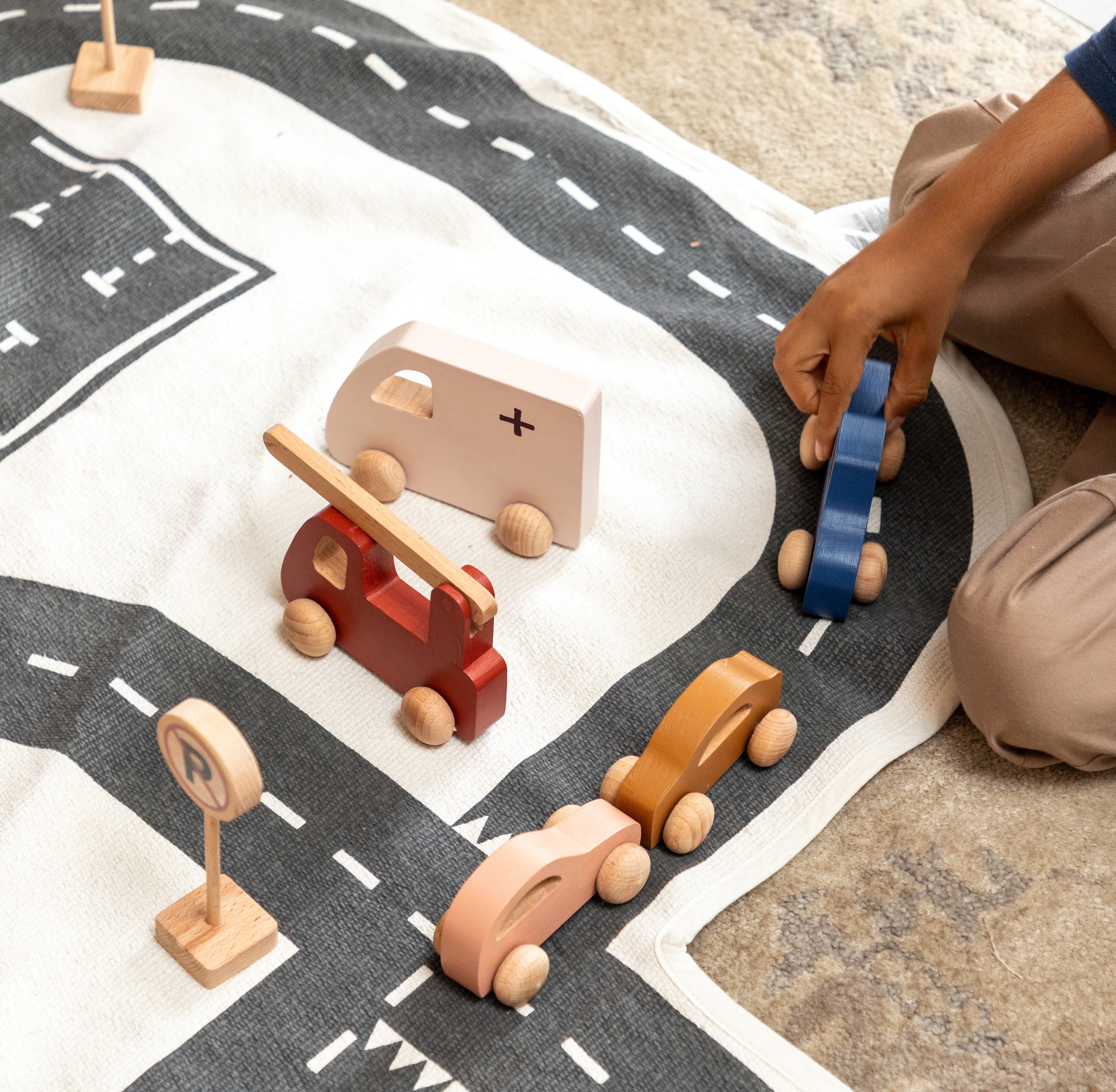 Birch & Bug Ambulance Roller Toy - 1+ year - Push & Pull Toys