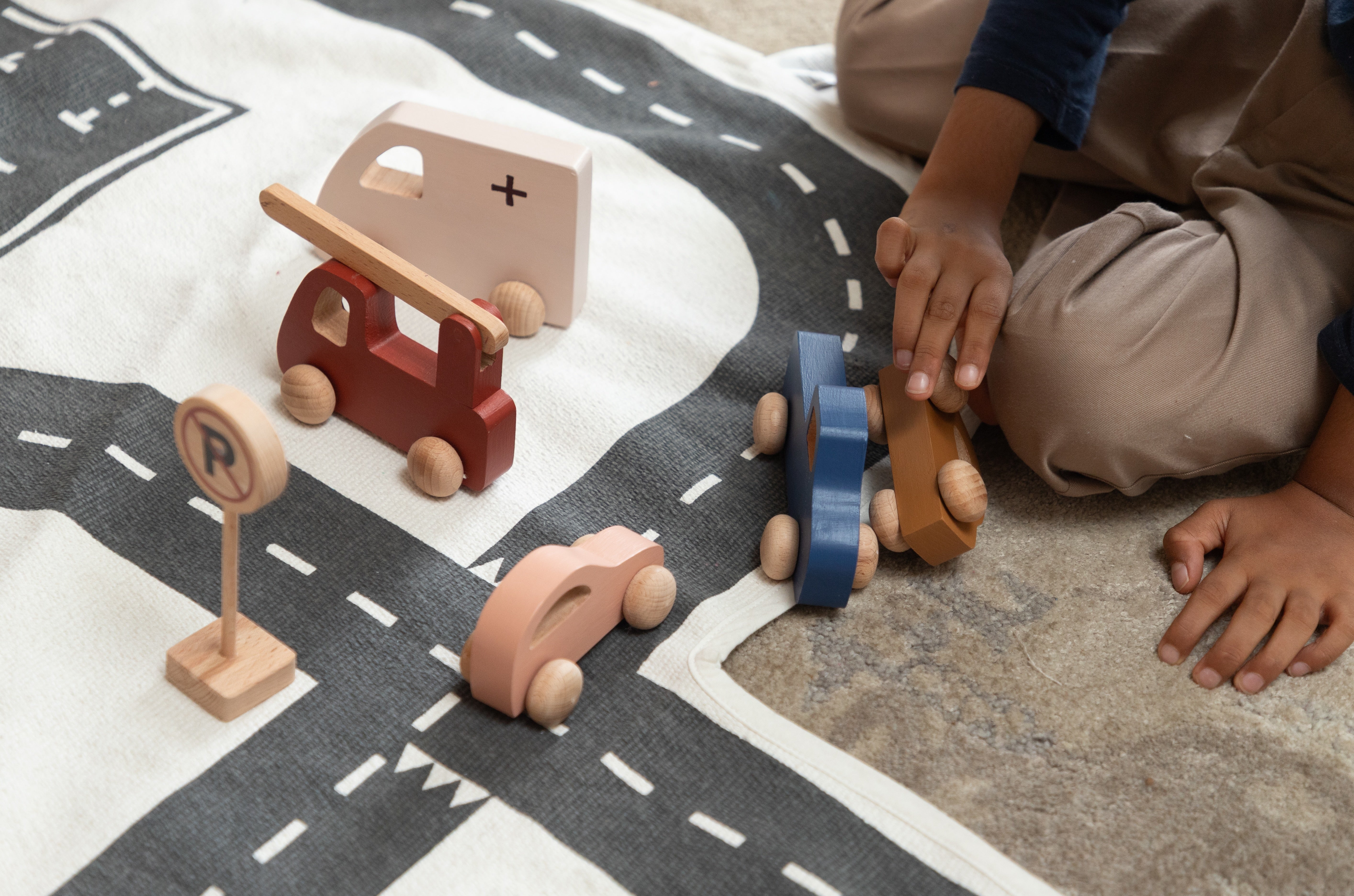 Birch & Bug Ambulance Roller Toy - 1+ year - Push & Pull Toys