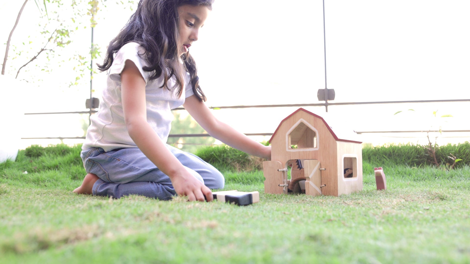 Birch & Bug Barn House - Pretend & Play Toys