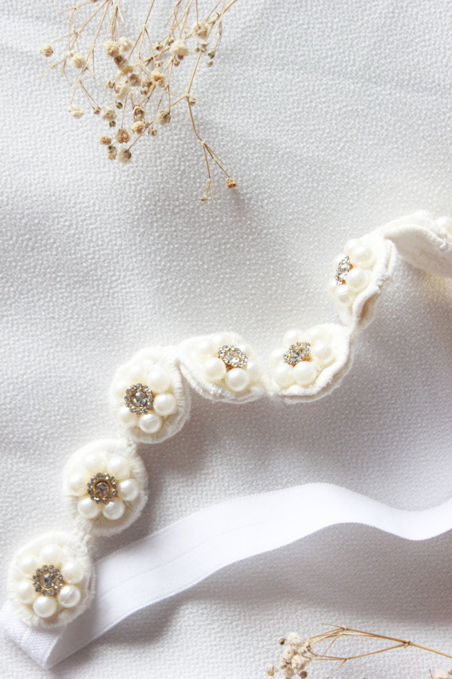 CHOKO Pearl Flower Detailing Headband - White - CHK013