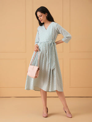 Chroma Chaos Maternity And Nursing Dress - S Maternity Casual Dress