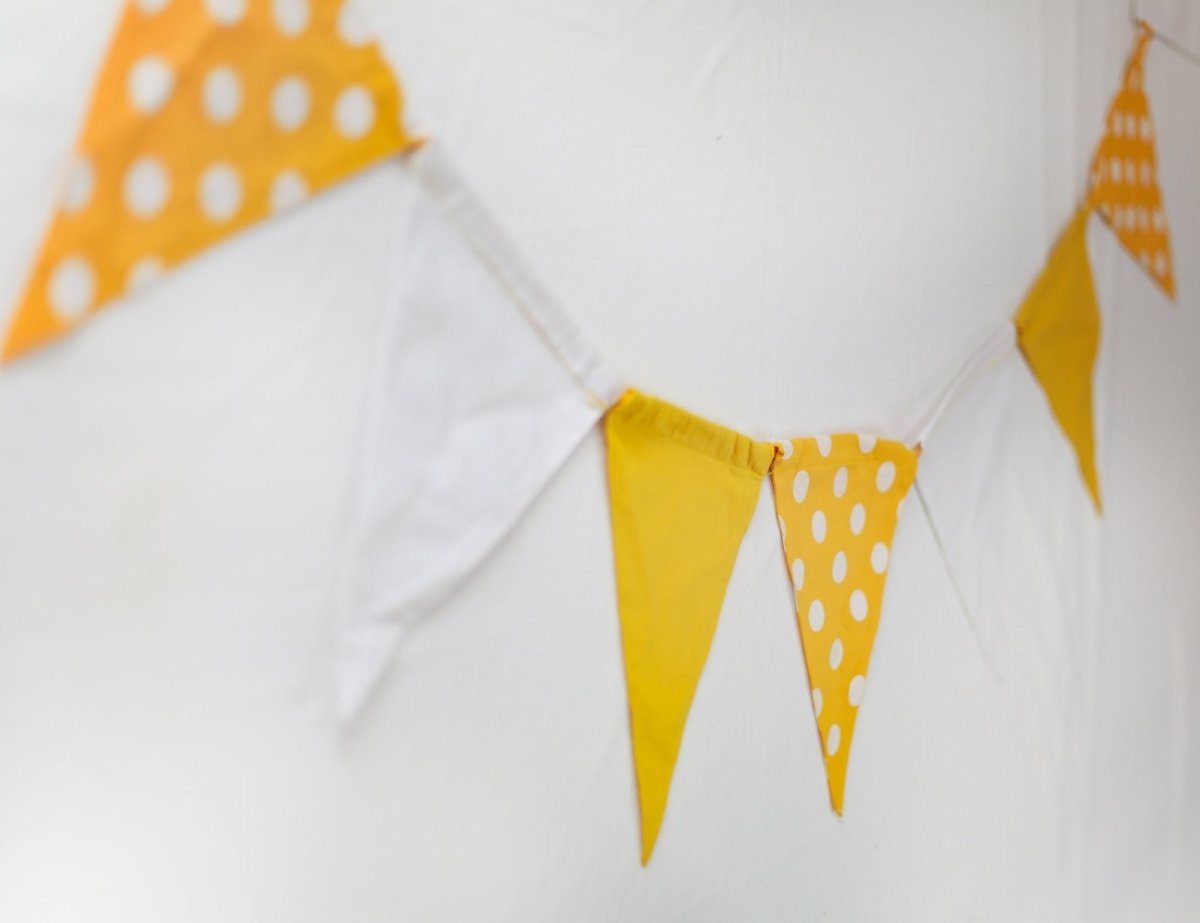 CuddlyCoo Cloth Bunting - Yellow - BUNTYELLOW