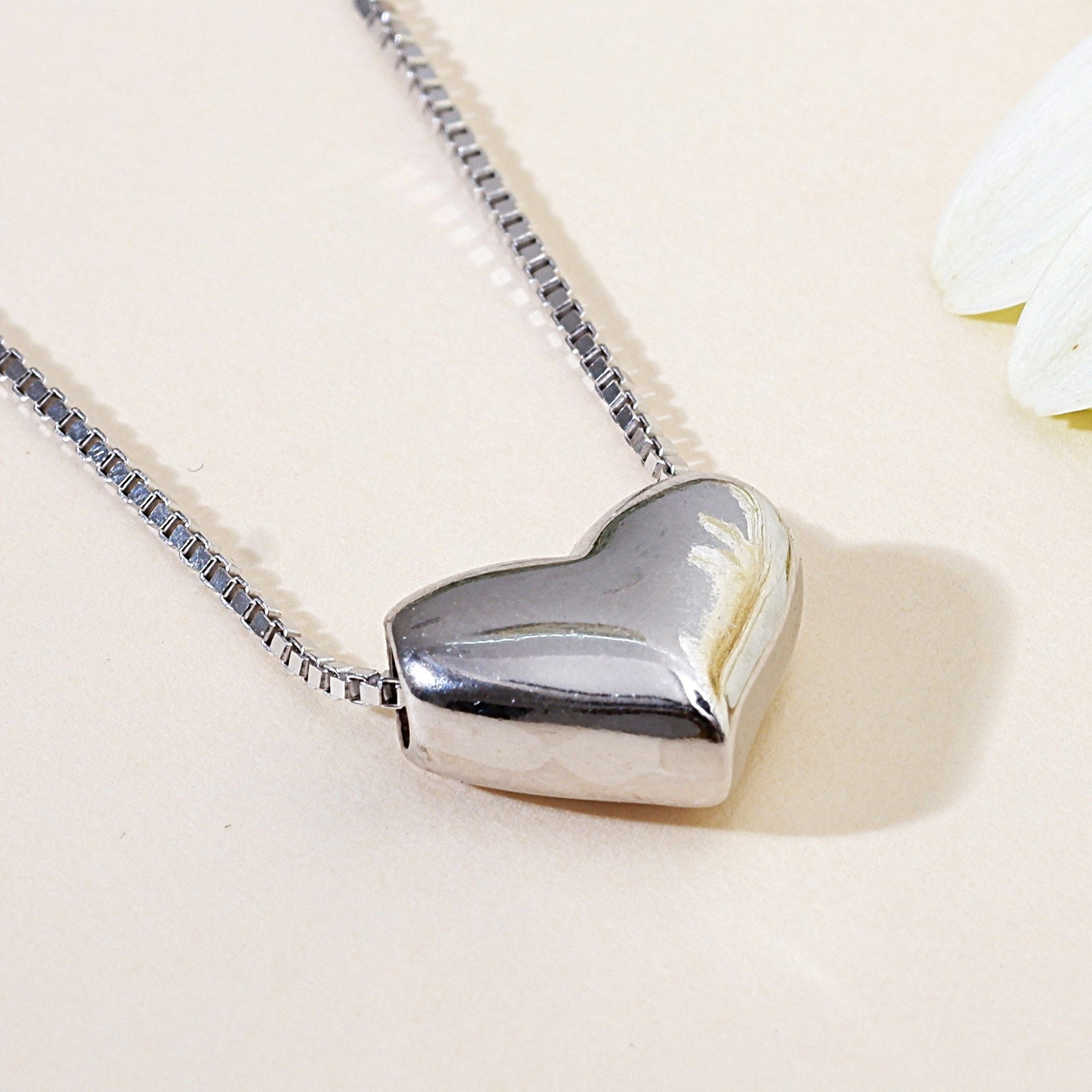 Elegante Women - Heart Chain Pendant - PN654