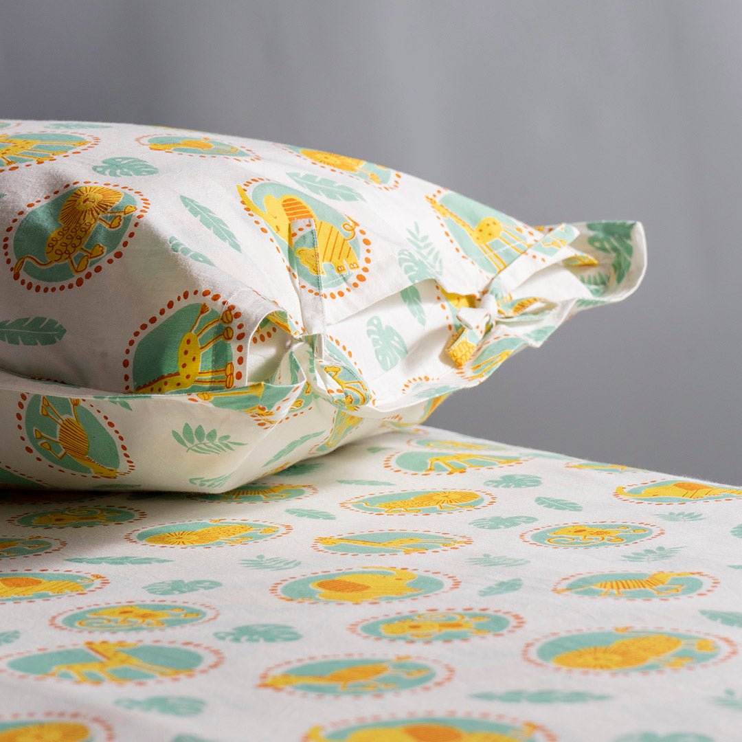 Gudgoodie Flat Crib Bedsheet - 100% Cotton Percale - Jungle Safari - BLBS032C13