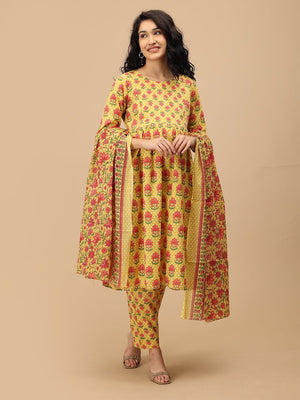 Front view of Gulmohar Grace maternity and nursing kurta set in yellow floral print by The Mom Store