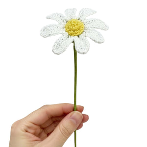 Happy Threads Crochet Daisy Décor white | The Mom Store - Single stem flowers