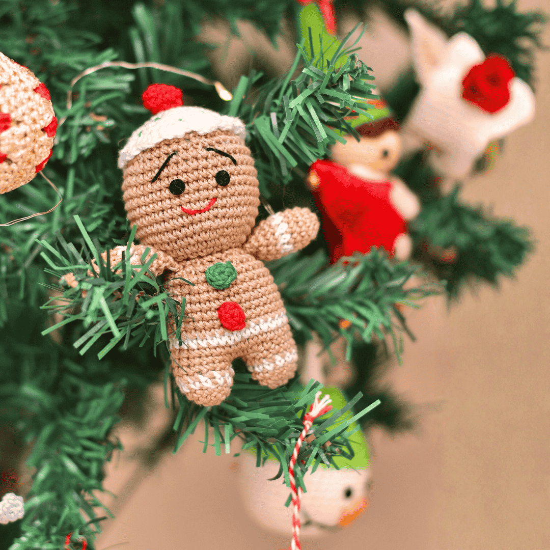Happy Threads | Sweetest Time of the Year Crochet Figurine | Handmade Gingerbread - Cupcake Amigurumi - Christmas Decor