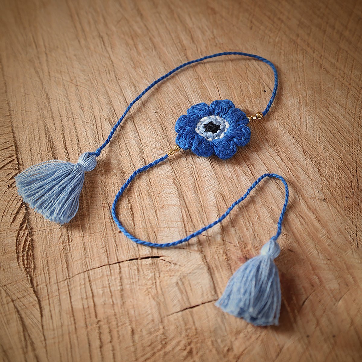 Himalayan Blooms EE Bunting and Rakhi - HBrtg - ee - 00