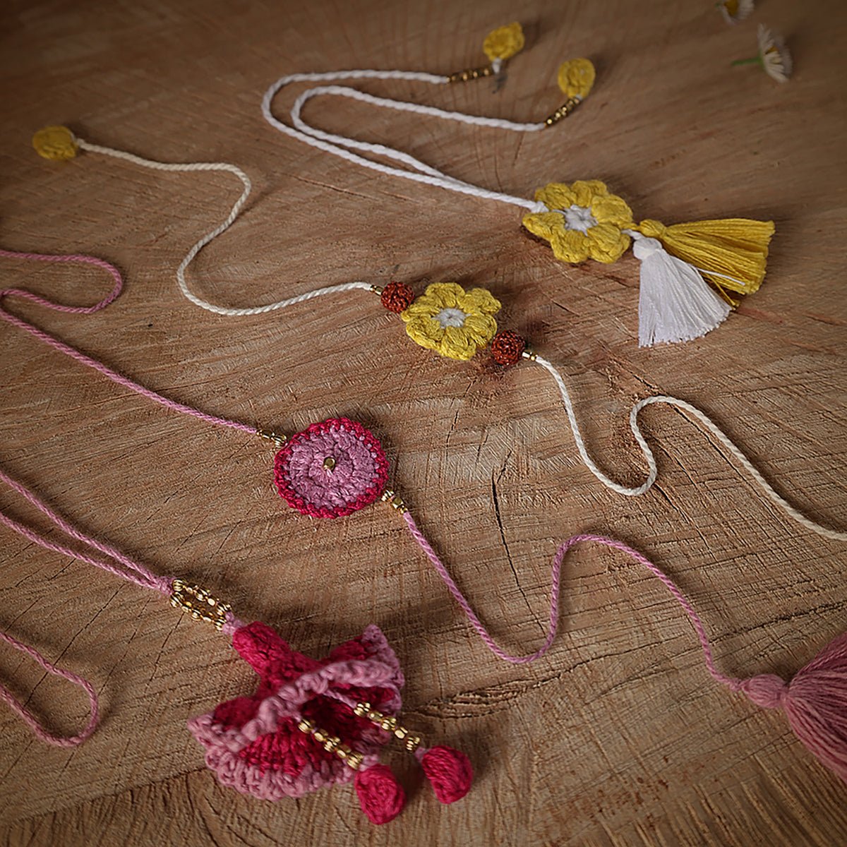 Himalayan Blooms Rakhi and Lumba Set - HBrl2 - glkl - 00