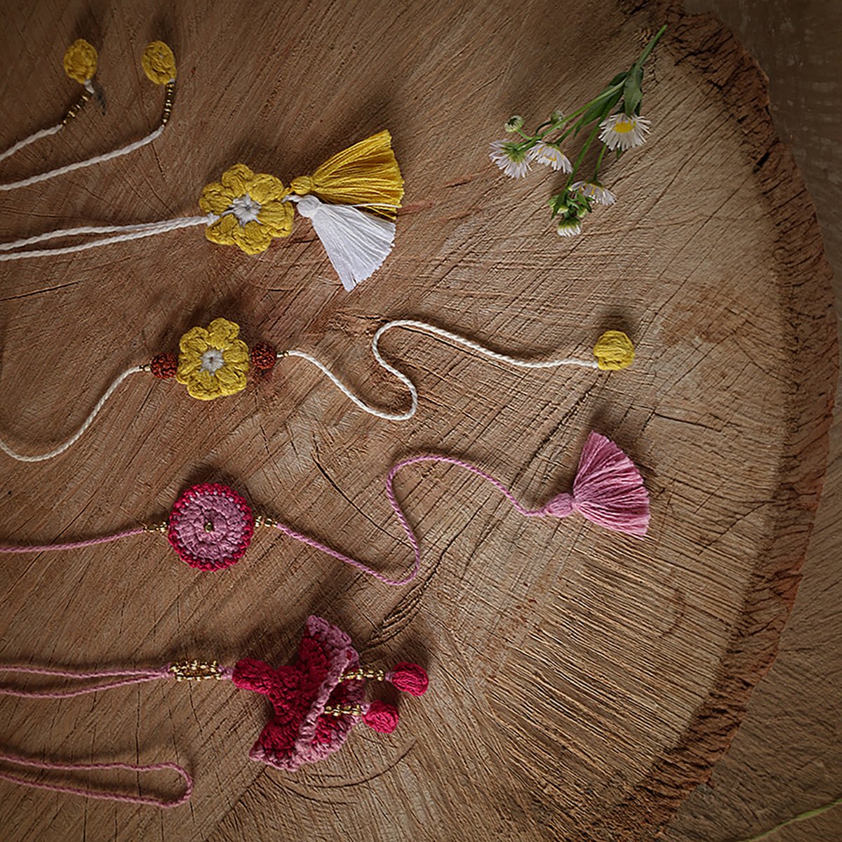 Himalayan Blooms Rakhi and Lumba Set - HBrl2 - glkl - 00
