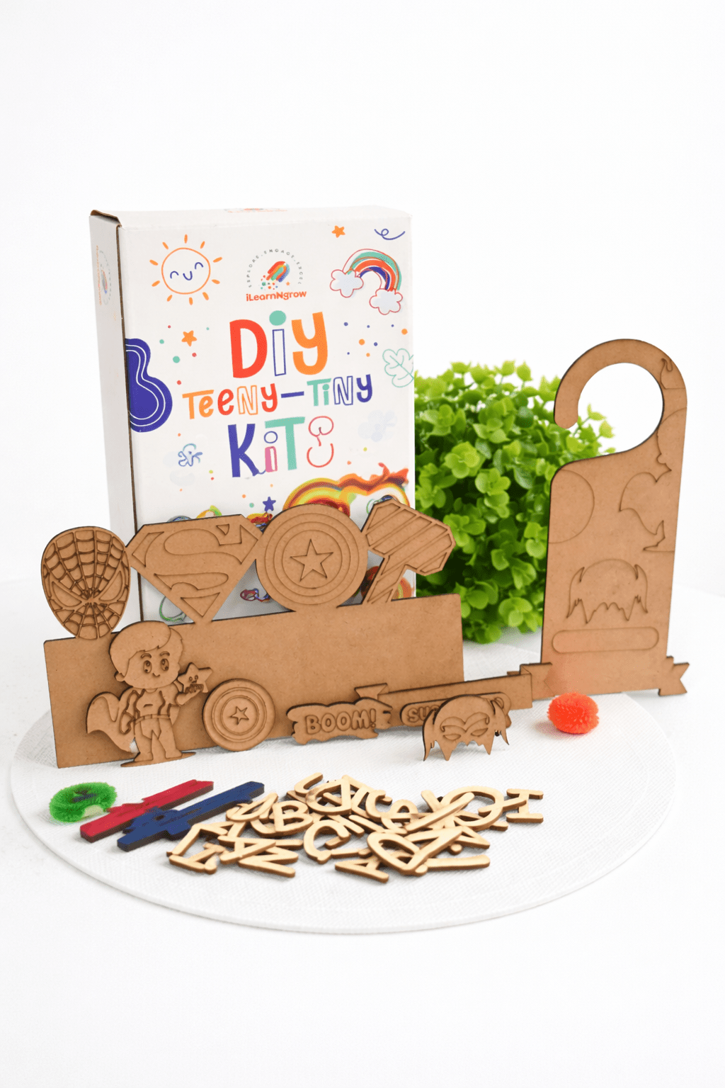 ilearnngrow Teeny Tiny DIY Super hero Name plate - DIY Kits