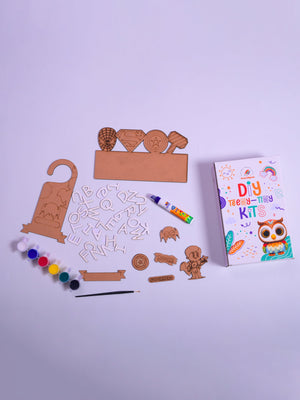 ilearnngrow Teeny Tiny Superhero Theme Name Plate and Door Knob - ILGTTUSHDKNP