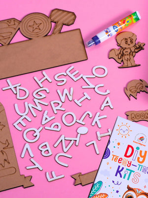 ilearnngrow Teeny Tiny Superhero Theme Name Plate and Door Knob - ILGTTUSHDKNP