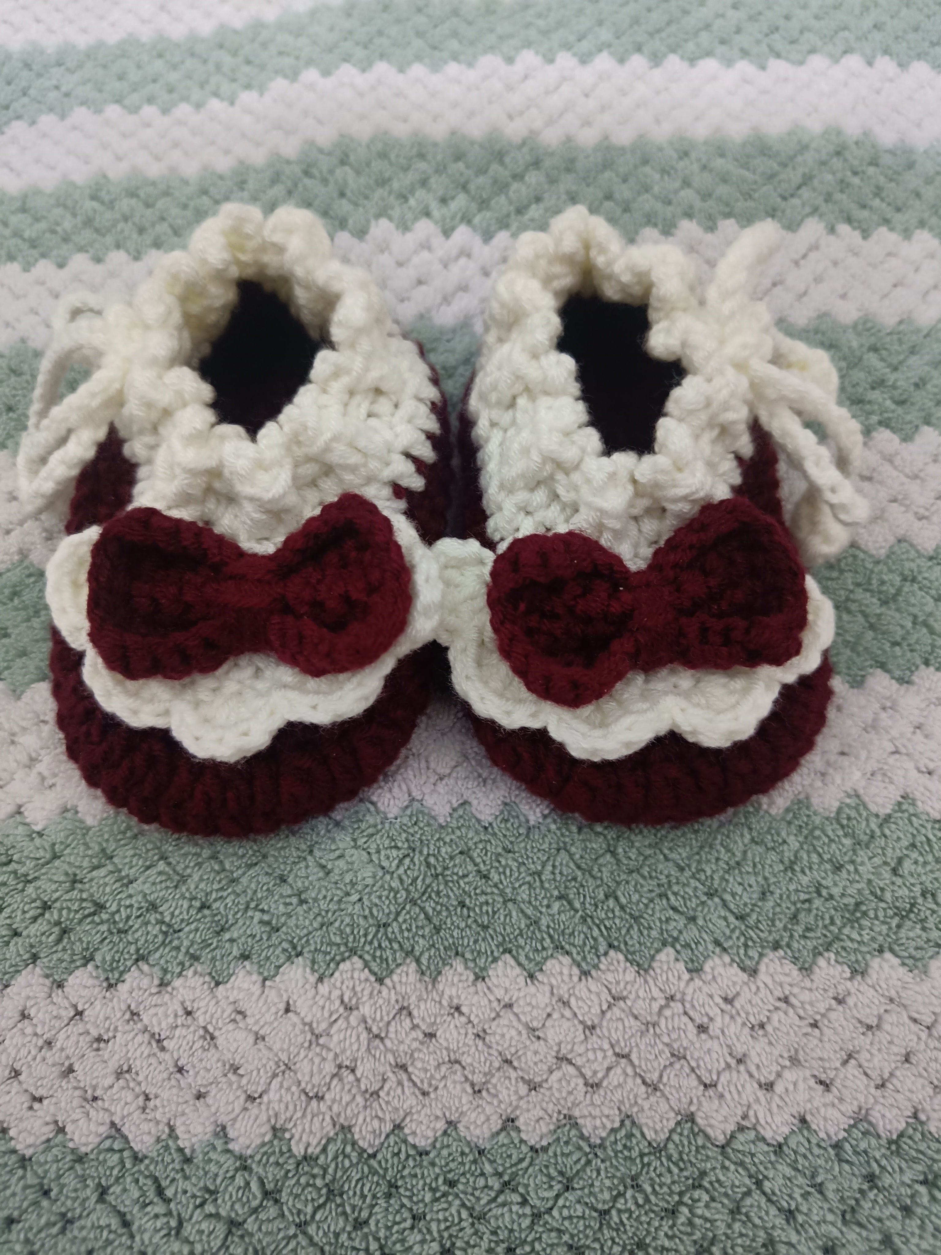 Doodle Needle Handmade Vintage Bow Baby Shoes