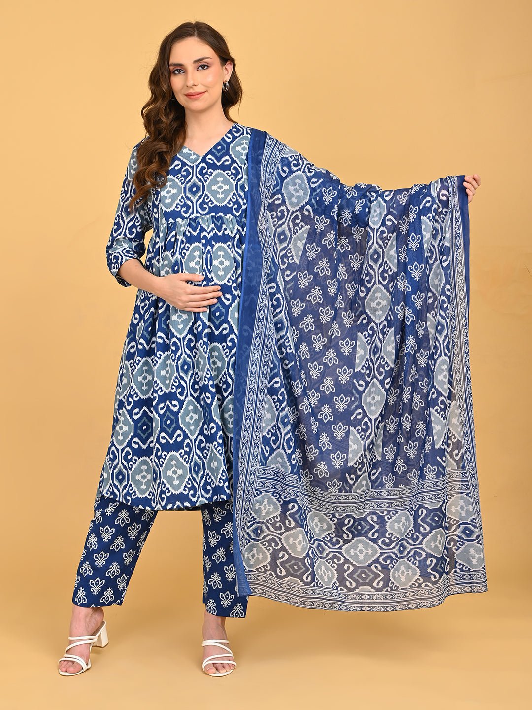 Indigo Mode Maternity and Nursing Kurta Set With Dupatta styled with printed pants and sheer bordered dupatta.