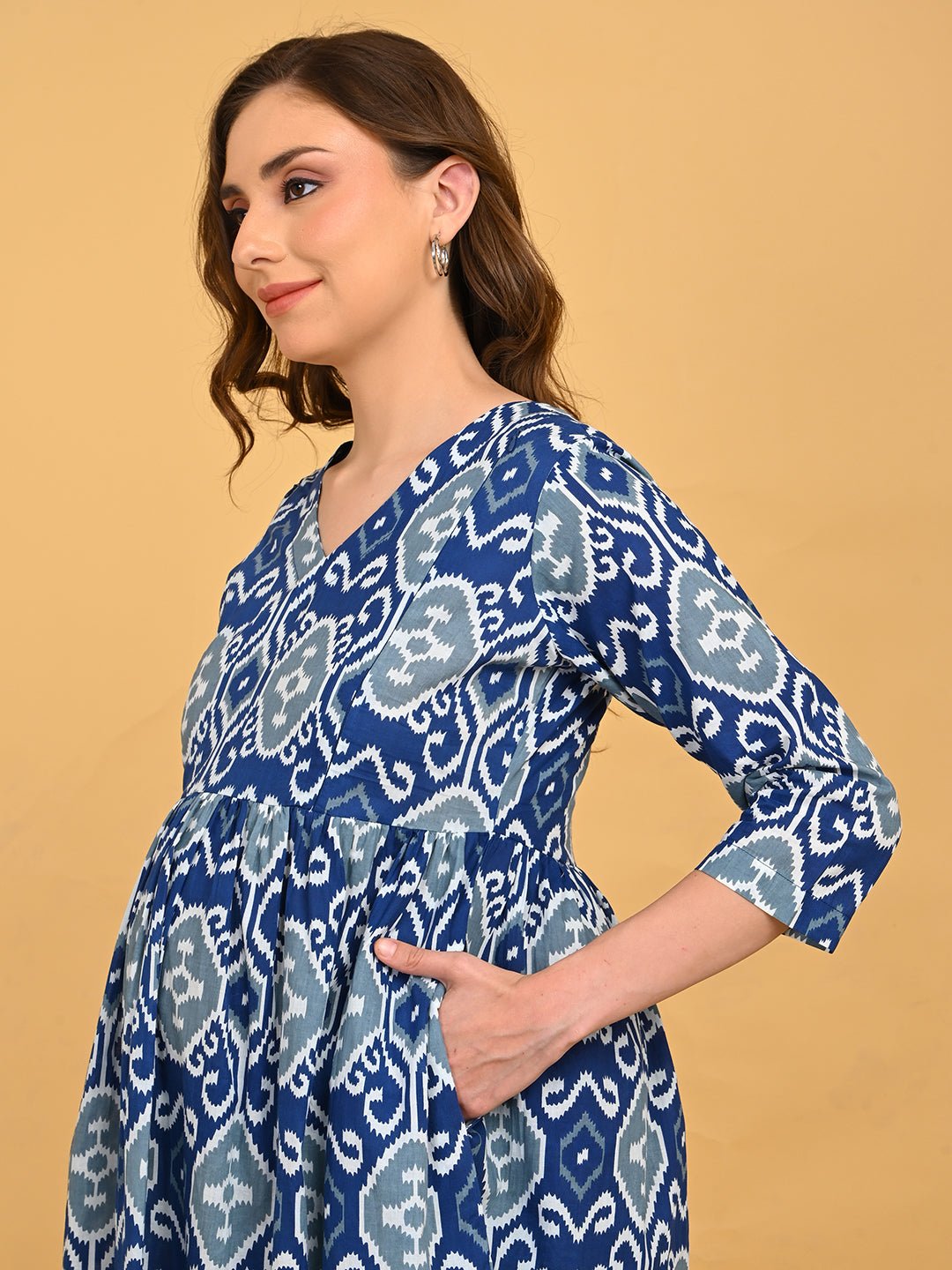 Model wearing Indigo Mode Maternity and Nursing Kurta Set With Dupatta featuring blue and grey ikat print