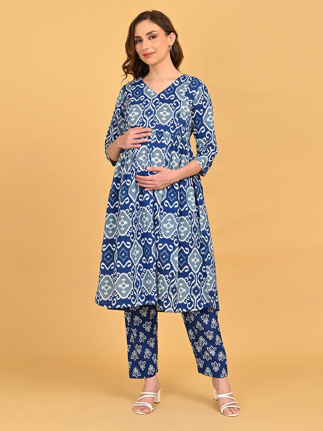 Indigo Mode Maternity and Nursing Kurta Set  featuring V-neckline and three-quarter sleeves.