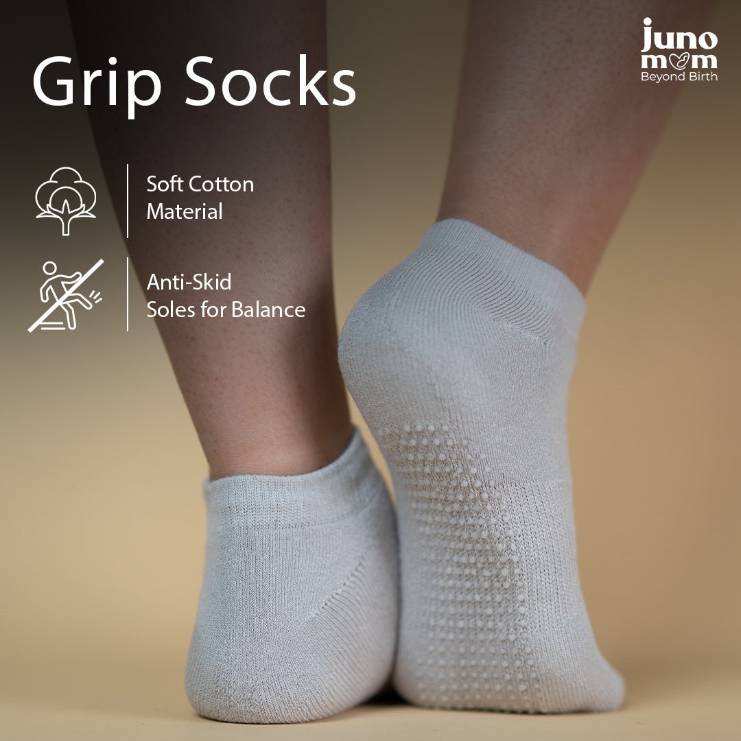 Juno Mom Extra Care Essentials | Ultra - Absorbent Maternity Pads (7 x 2) & 1 Pair of Grip Socks - JM_14MP_01GS_Bundle