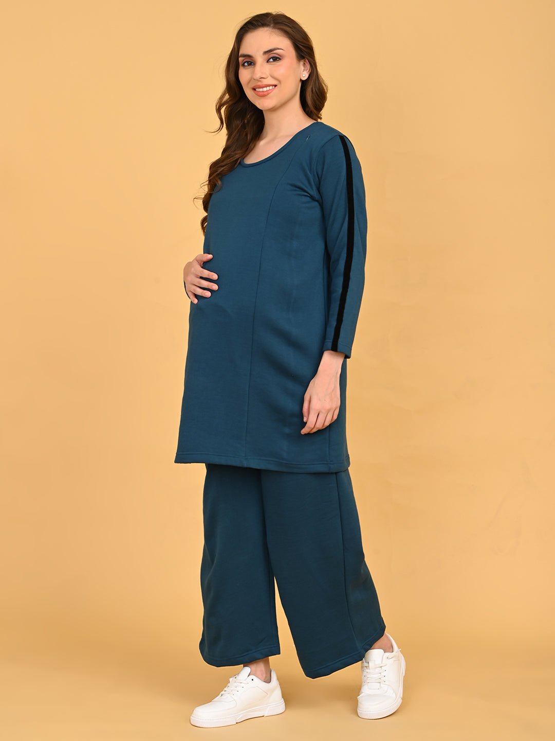 Side view of Keepin’ It Teal maternity lounge set showing relaxed tunic fit over baby bump.