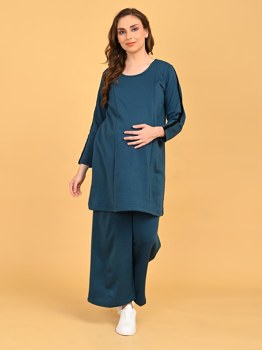 Front view of Keepin’ It Teal maternity and nursing co-ord set with long sleeves and wide-leg pants.