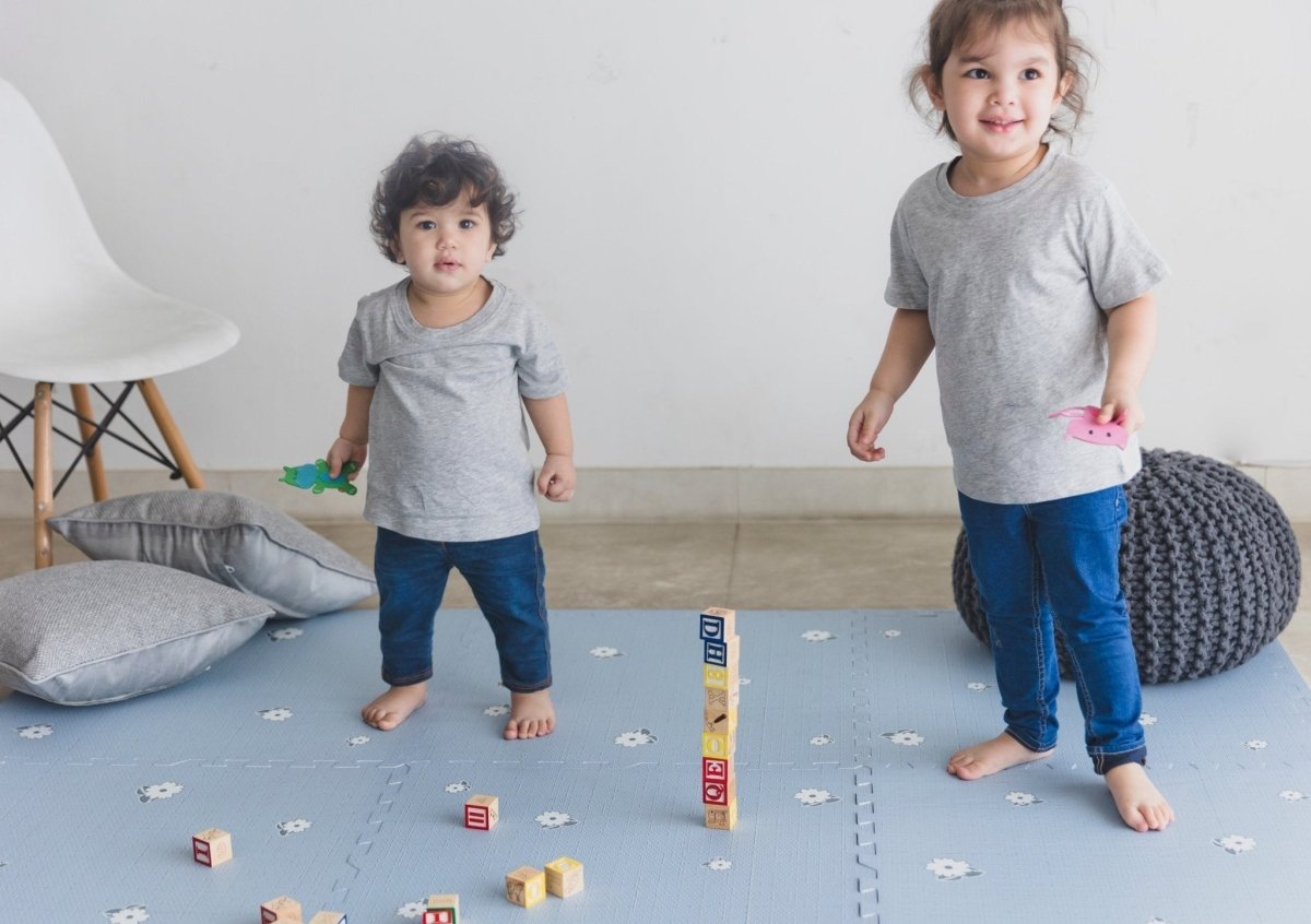 Kind and Me Ditsy Flowers Set in Slate Playmat- Bloom - FL-BL-WH