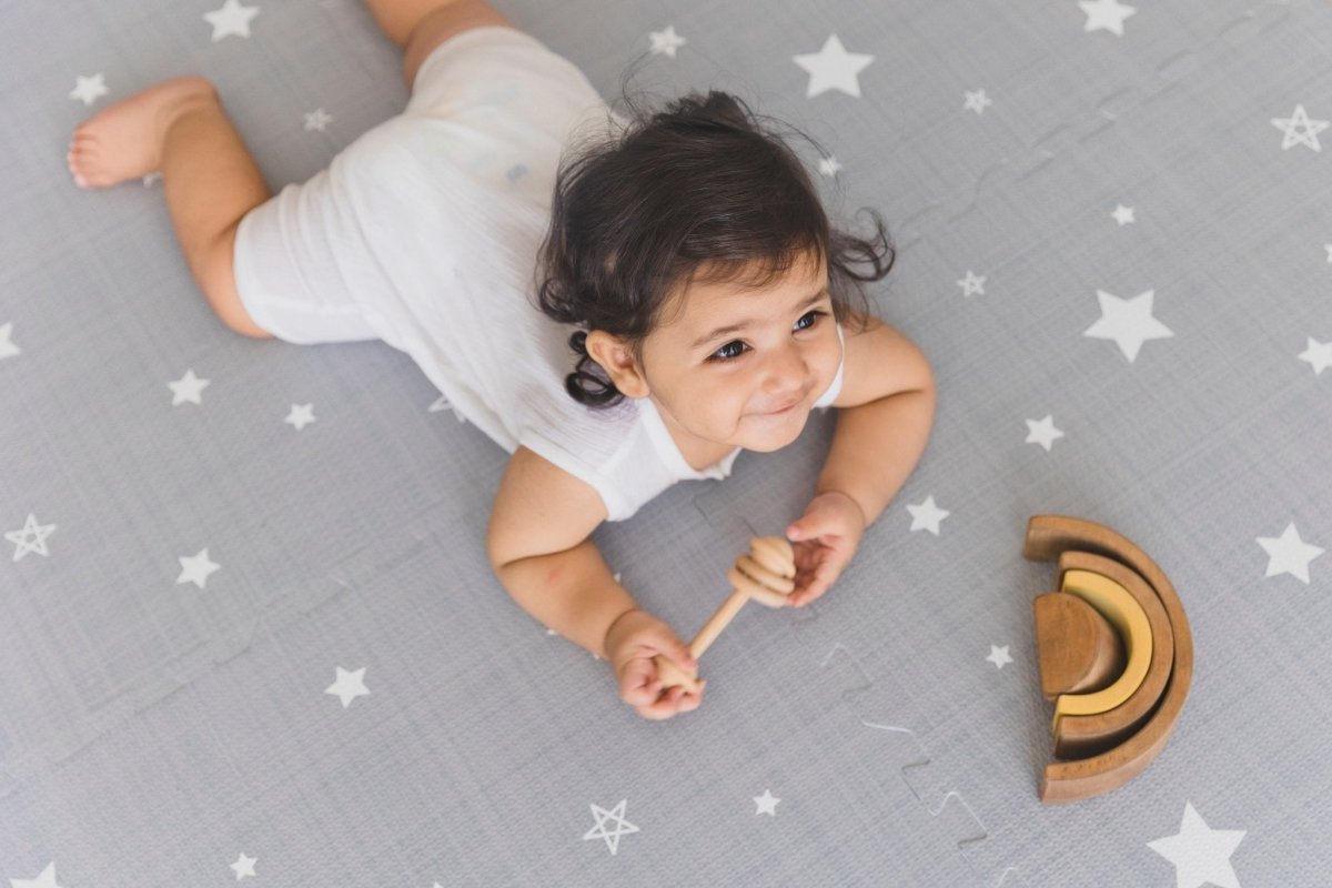 Kind and Me Dreamy White Stars Set in Grey Playmat (Set of 6) - ST-GR-WH