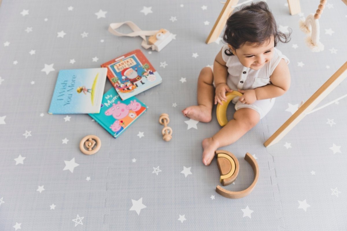 Kind and Me Dreamy White Stars Set in Grey Playmat (Set of 6) - ST-GR-WH