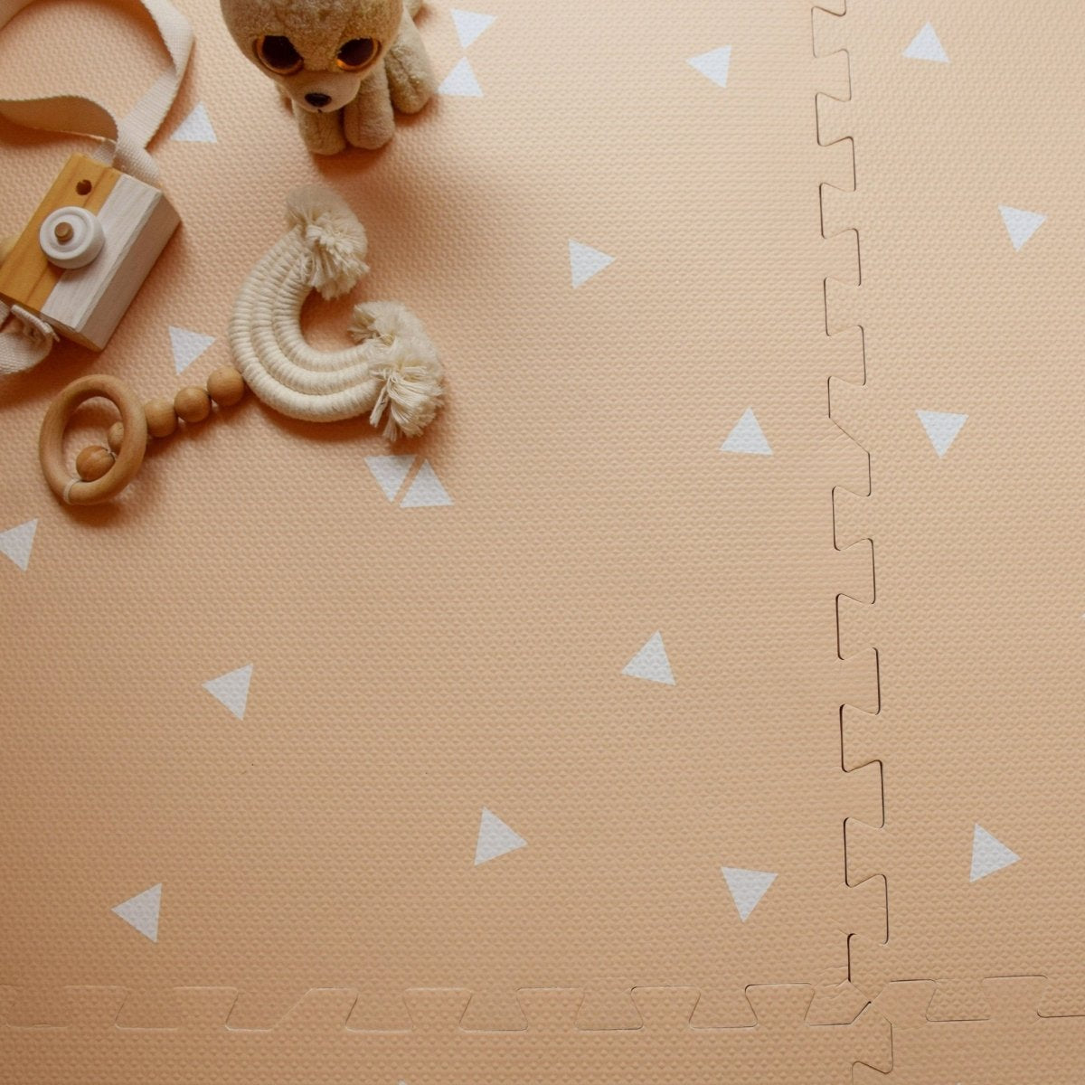 Kind and Me White Triangles Set in Peach Playmat- Triangles - TR-OA-WH