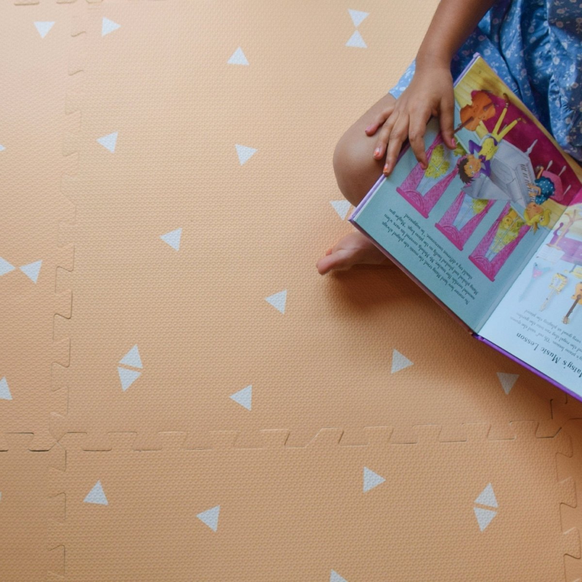 Kind and Me White Triangles Set in Peach Playmat- Triangles - TR-OA-WH