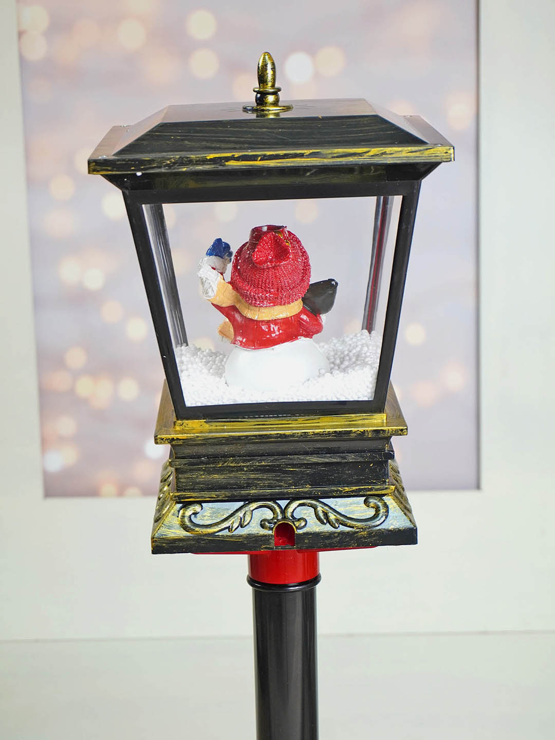 Little Surprise Box, 56 inches Christmas Theme Lamp Post and Snow Globe Christmas Décor