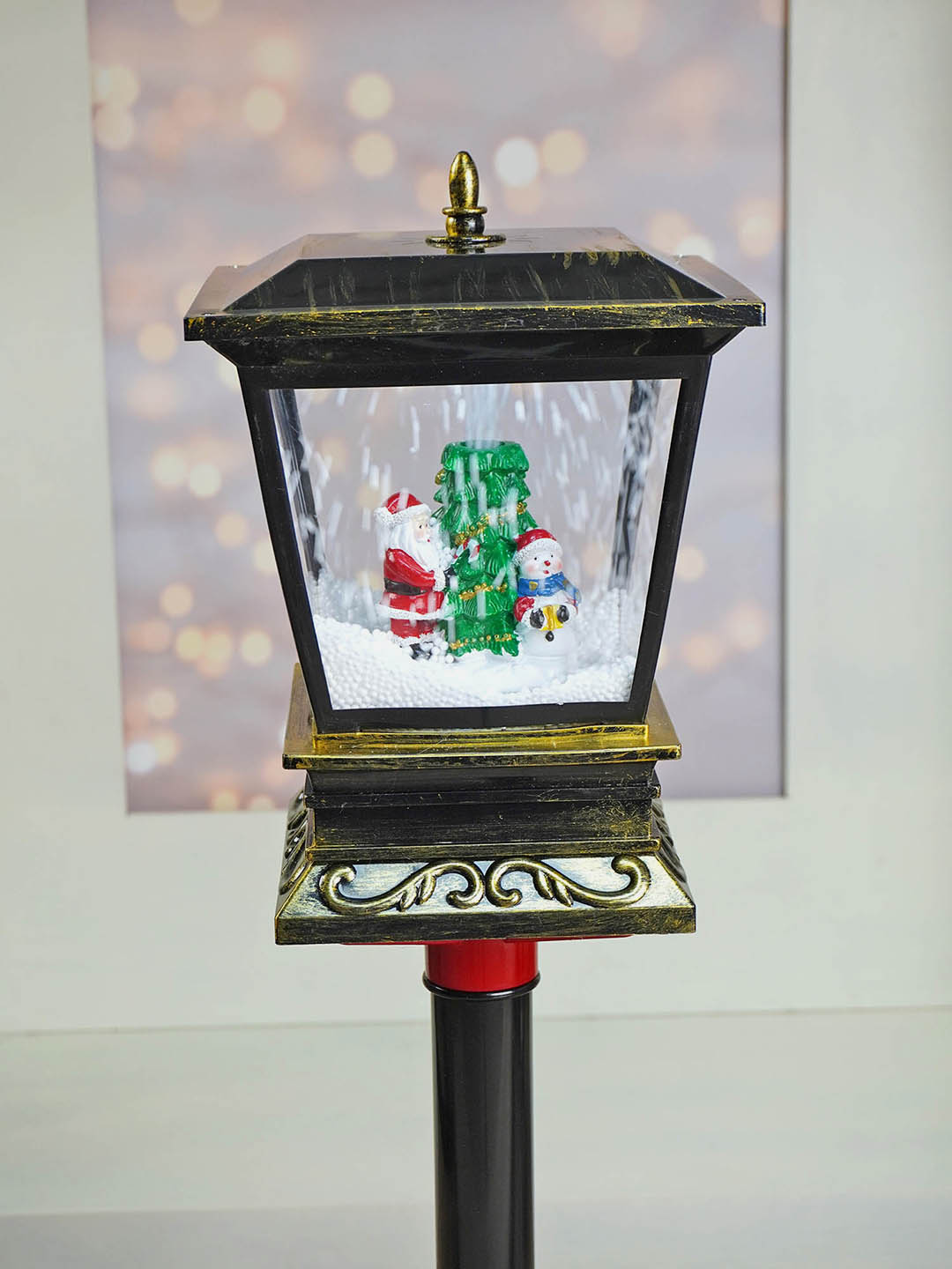 Little Surprise Box, 56 inches Christmas Theme Lamp Post and Snow Globe Christmas Décor