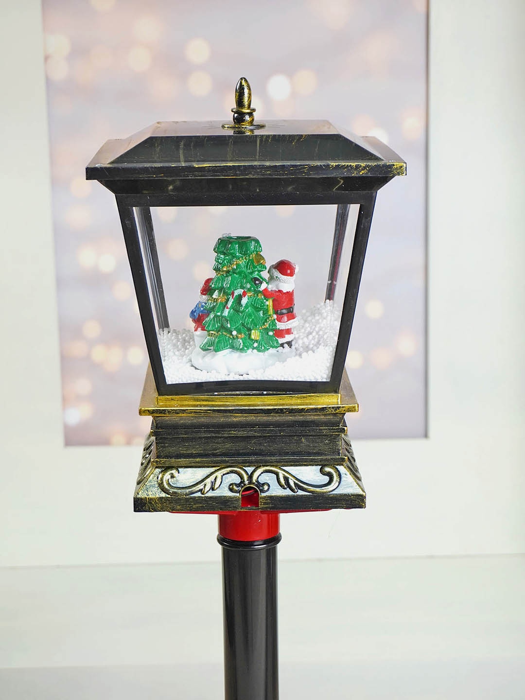 Little Surprise Box, 56 inches Christmas Theme Lamp Post and Snow Globe Christmas Décor