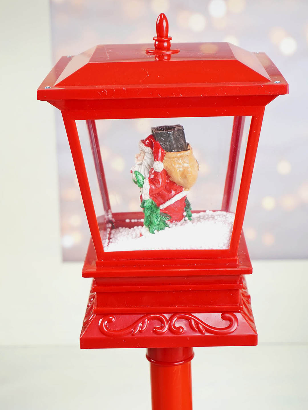 Little Surprise Box, 42 inches Christmassy Lamp Post and Snow Globe Christmas Décor