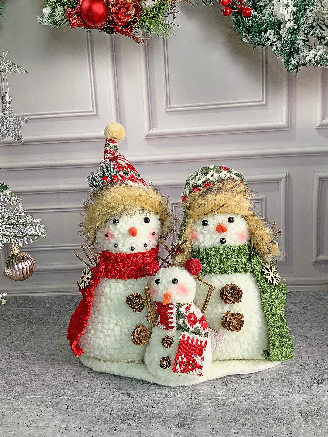 Little Surprise Box Plush Snowman Trio Family Christmas Décor for Home and Office