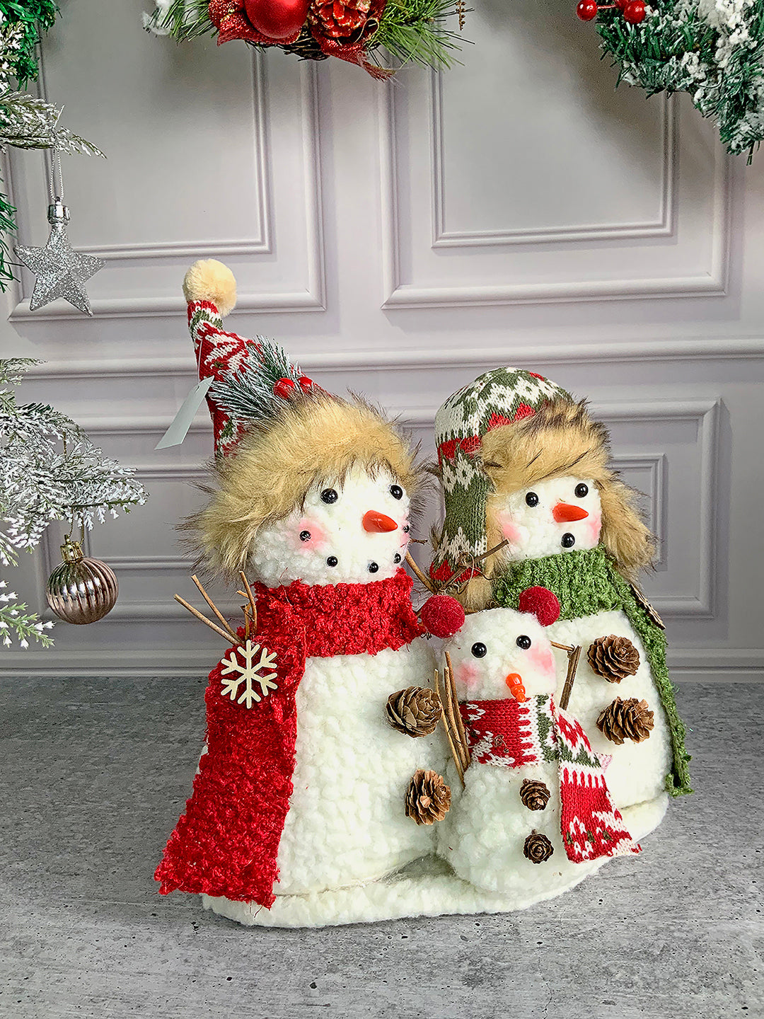 Little Surprise Box Plush Snowman Trio Family Christmas Décor for Home and Office